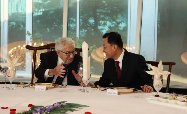 看来，布林肯这次准备访问中国的消息，大概率是真的了！美国媒体爆料称：布林肯日前在