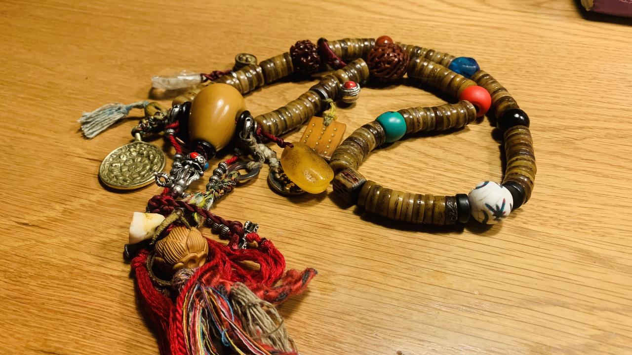 要过年了，喜庆一下。藏式原生态藏传文玩