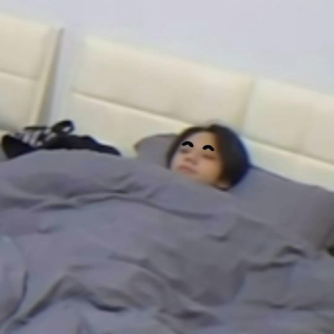 粉丝接力给王橹杰画眉毛王橹杰这眉毛接力我看了一下午，每一款都想给他当场剃光，太搞