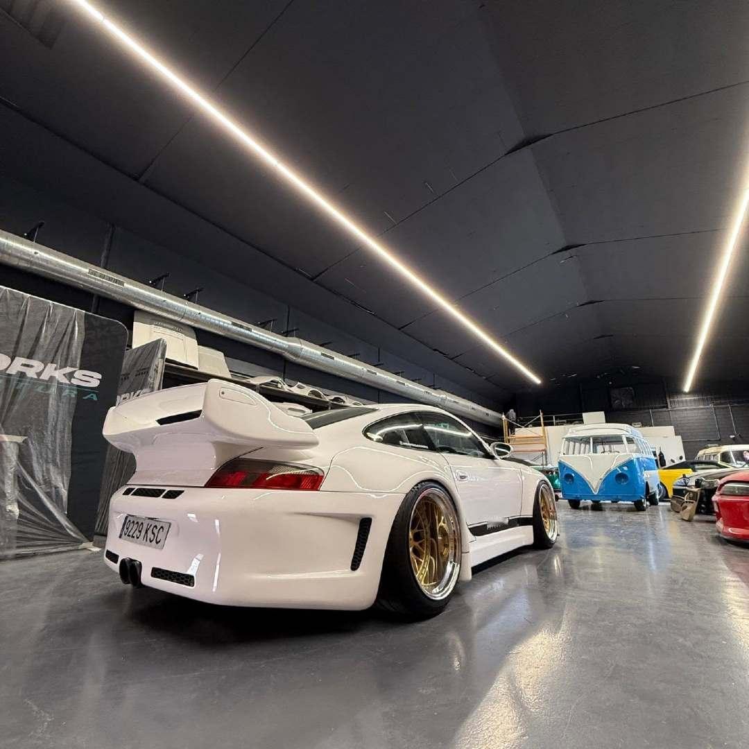 来自 MILES WORKS Automotive 的宽体996代 保时捷911