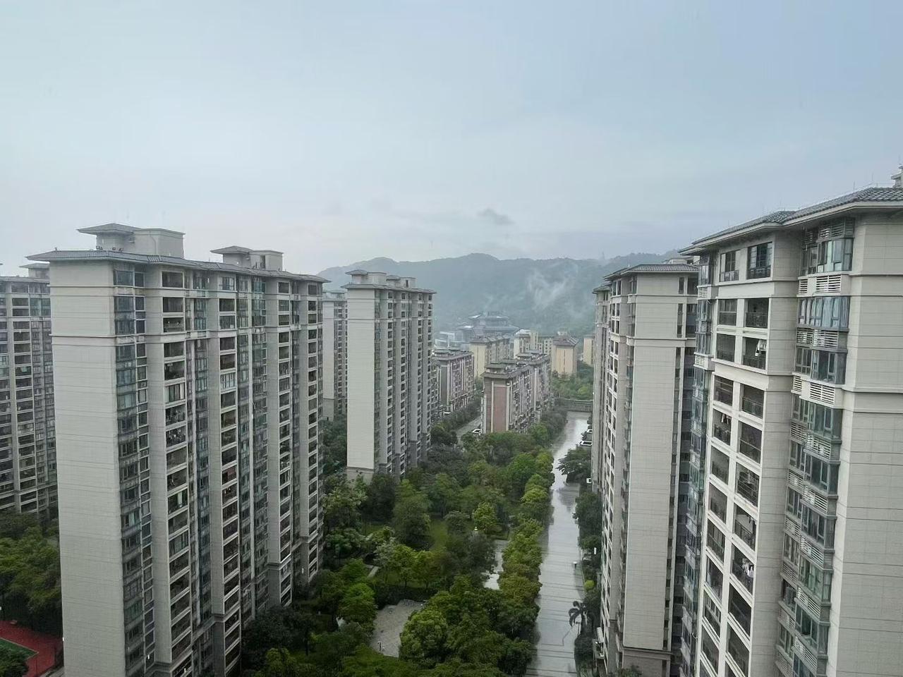 人生中诸多事物都藏着变数，昨日已然远逝，成了无法更改的定局，今日往后的一切尚且茫