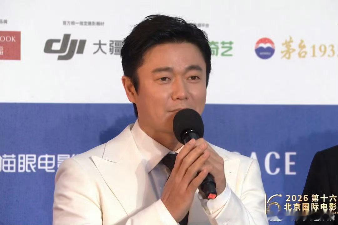 陈坤肖央王志飞体制感老boys陈坤王志飞肖央老辈子说话就是有涵养 这组红毯图应该