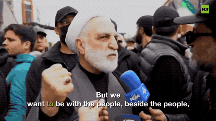 伊朗人头铁：集会反对声讨美国，旁边炸弹就落下也不怕！在记者拍摄的视频中，伊朗司法