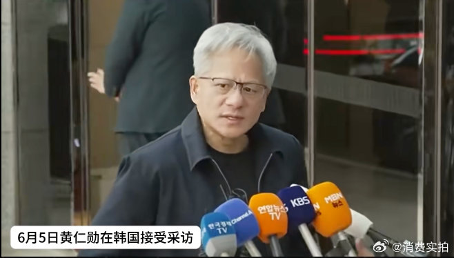 【黄仁勋回应削减HBM内存传闻】黄仁勋否认了公司芯片将削减高带宽内存（HBM）用