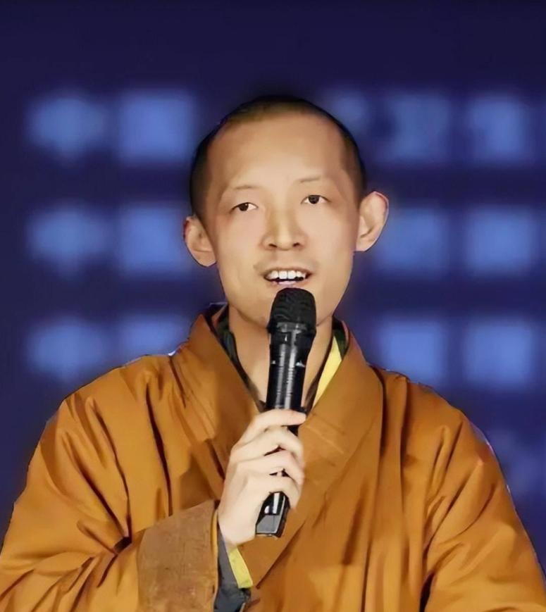 北大天才放弃50万奖学金，非要出家当和尚！父母哭求也拦不住他，9年后他说出原因，