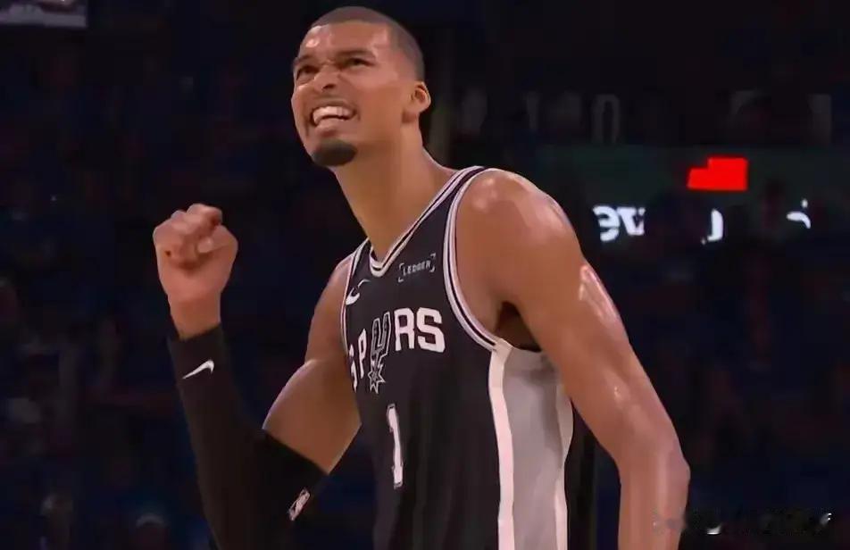 文班亚马太嫩了只有22岁已经摸到了NBA总决赛的天花板，马刺太嫩了平均年龄23岁