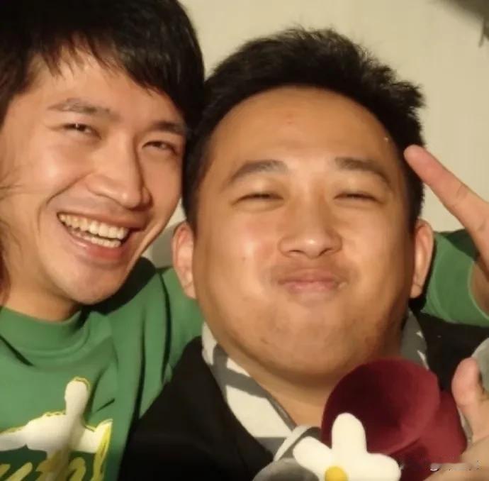何晟铭和于正怎么可能真的谈过， 因为何晟铭一看就是钢铁直男啊，只不过他人太好了。