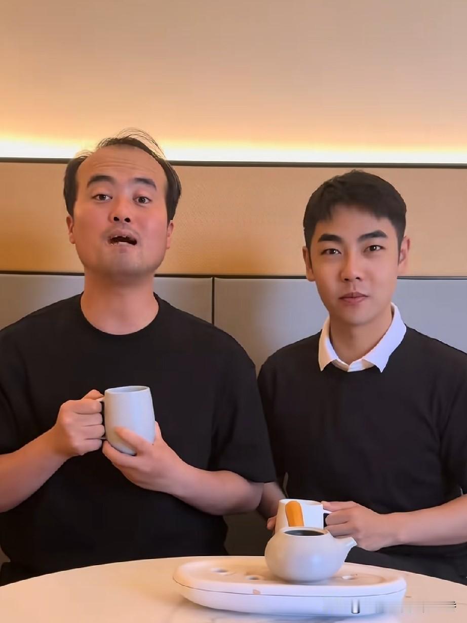 看看邵老五和李艺昇拍的段子怎么样？
 邵:大家好，我是西北鼓王郭锤子。
李:大家