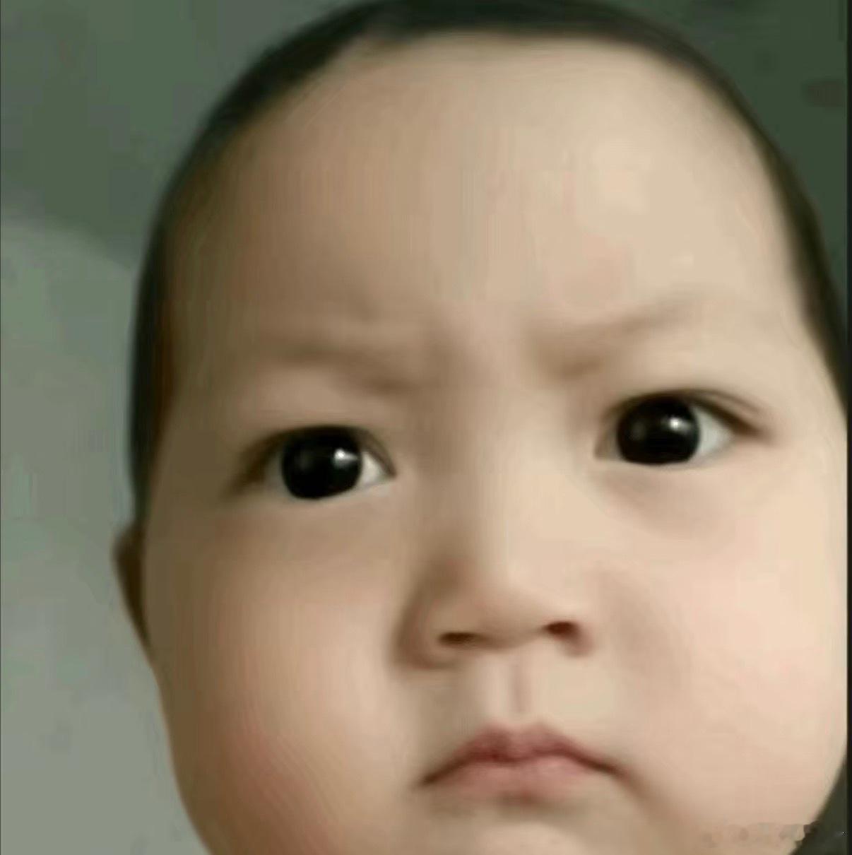 突然发现运动会这么多糖 我最喜欢的还是老挂跳高之后去找老揣聊天，揣笑着说你好厉害