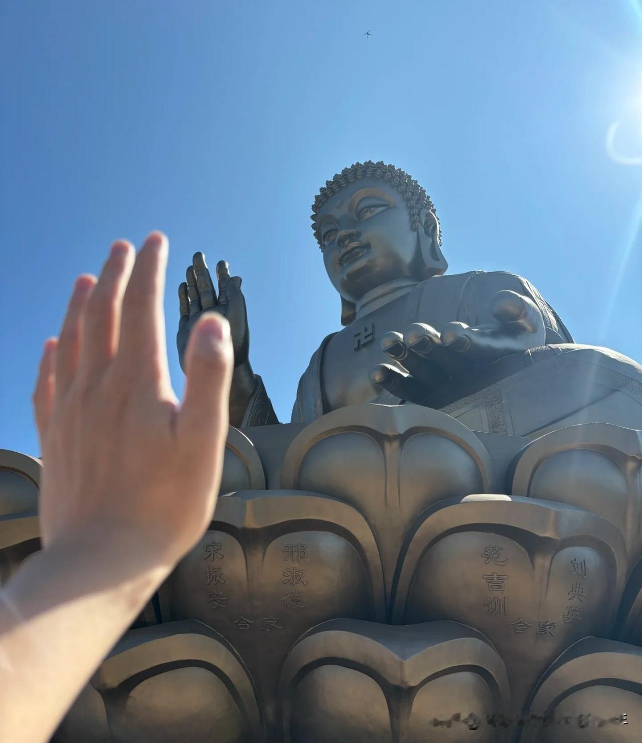 在山东，有三家铝业巨头，个个都是行业霸主，但玩法截然不同。尤其是魏桥，就像邹平的