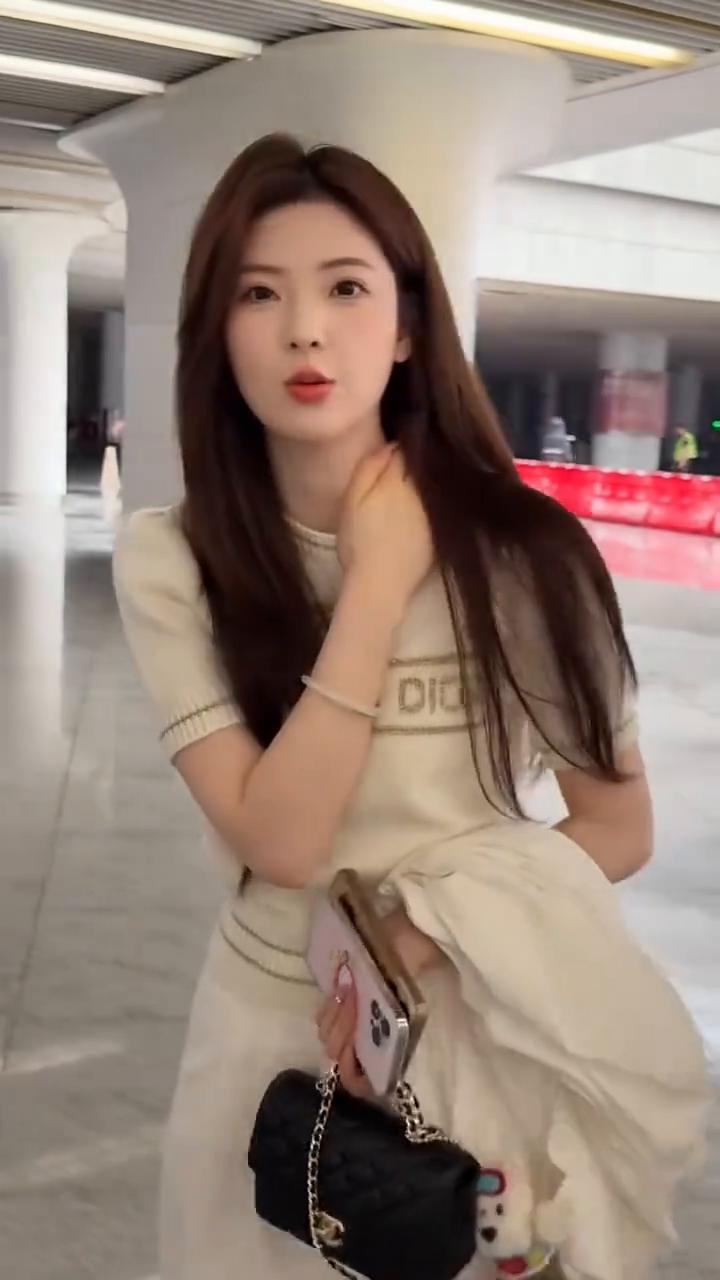 休息的时候去逛，不适合出街的时候去逛，网购买的不合适，有时候不合适，贵了再买。