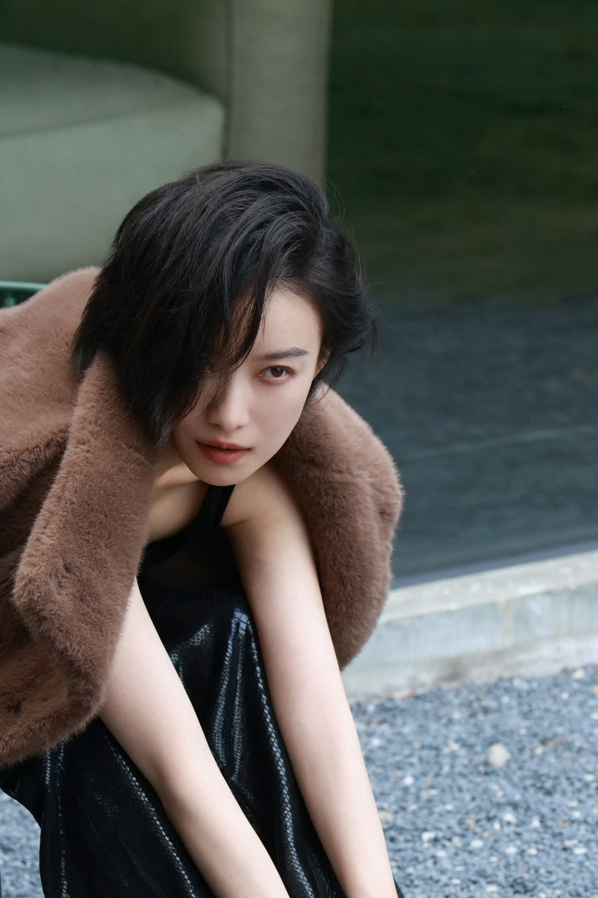 倪妮时装2025年12月封面大片 