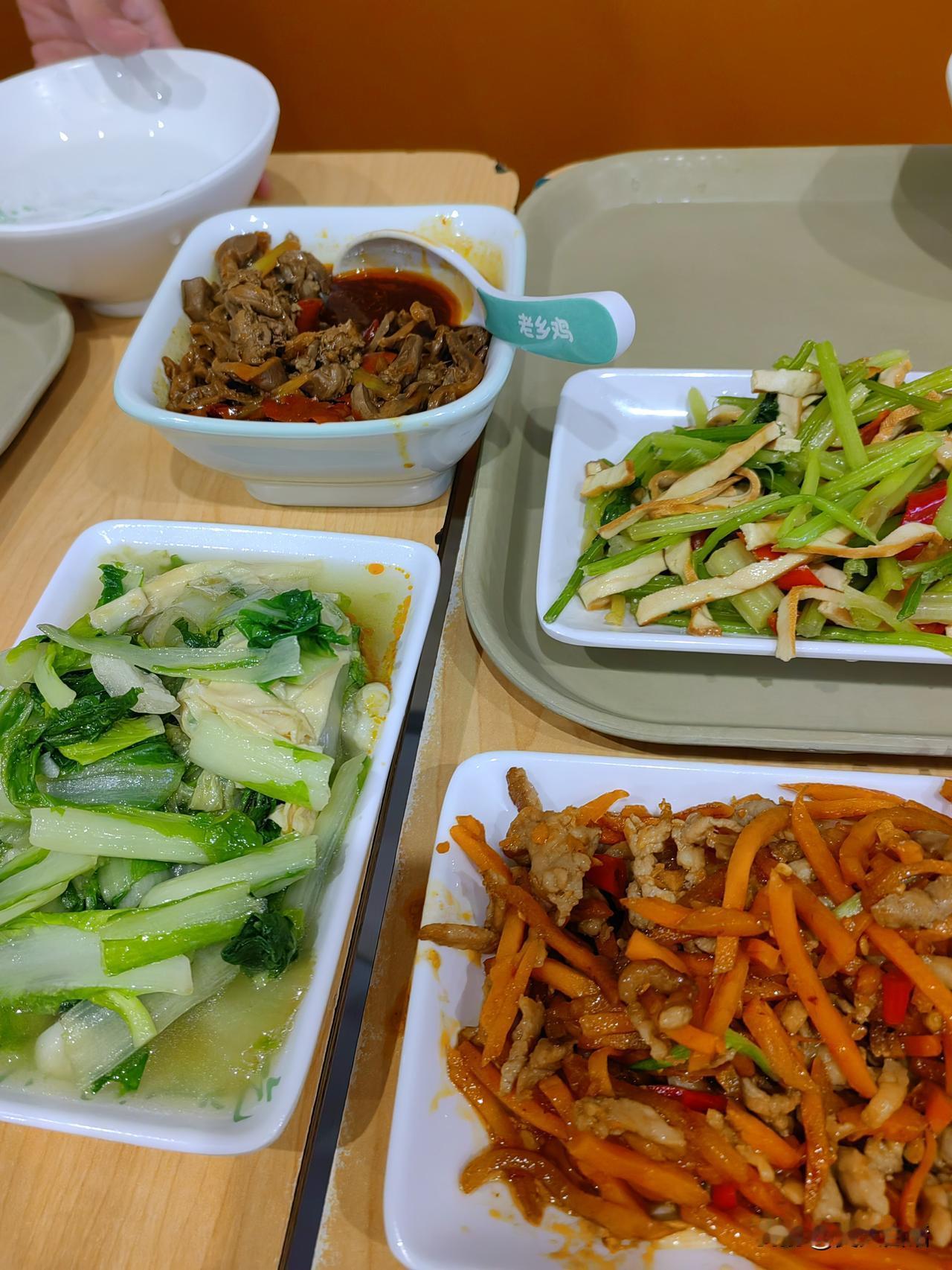 每个人活着，需要哪些本事立足这个社会？从术上来说，两点，要么有一技之长，要么有能