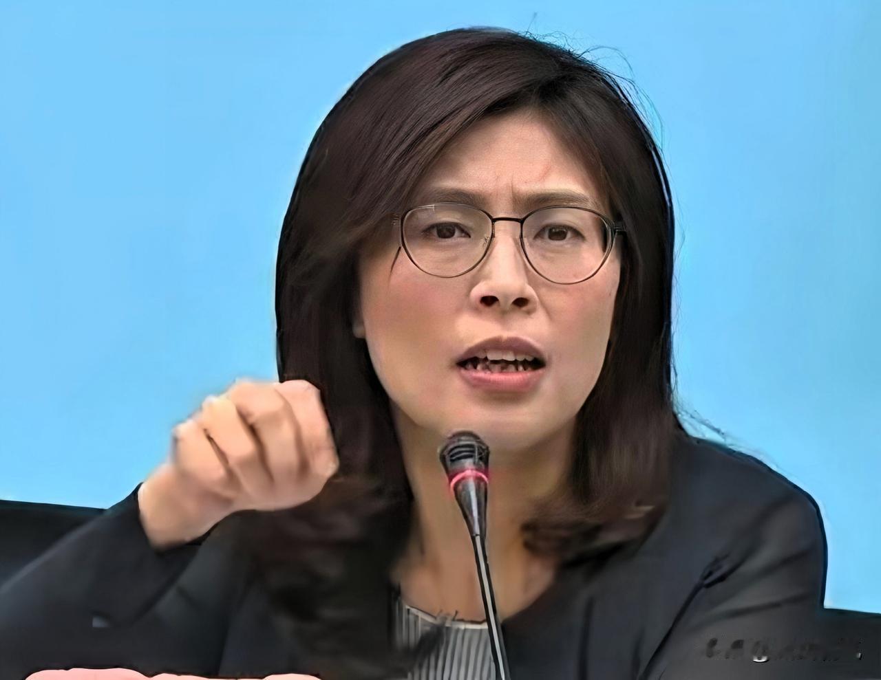 高安国突遭羁押，郑丽文一句表态瞬间引爆两岸舆论：这波打压，狠得露骨。高安国被抓后