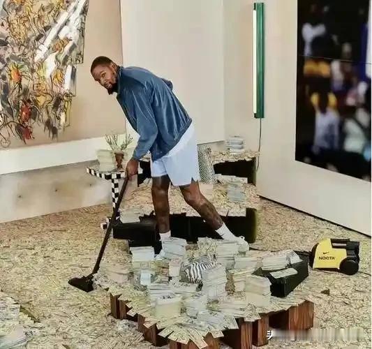 杜兰特现在除了篮球，其他唯一的爱好估计
就是抱着钱睡觉，躺在床上数数钱了
众所周