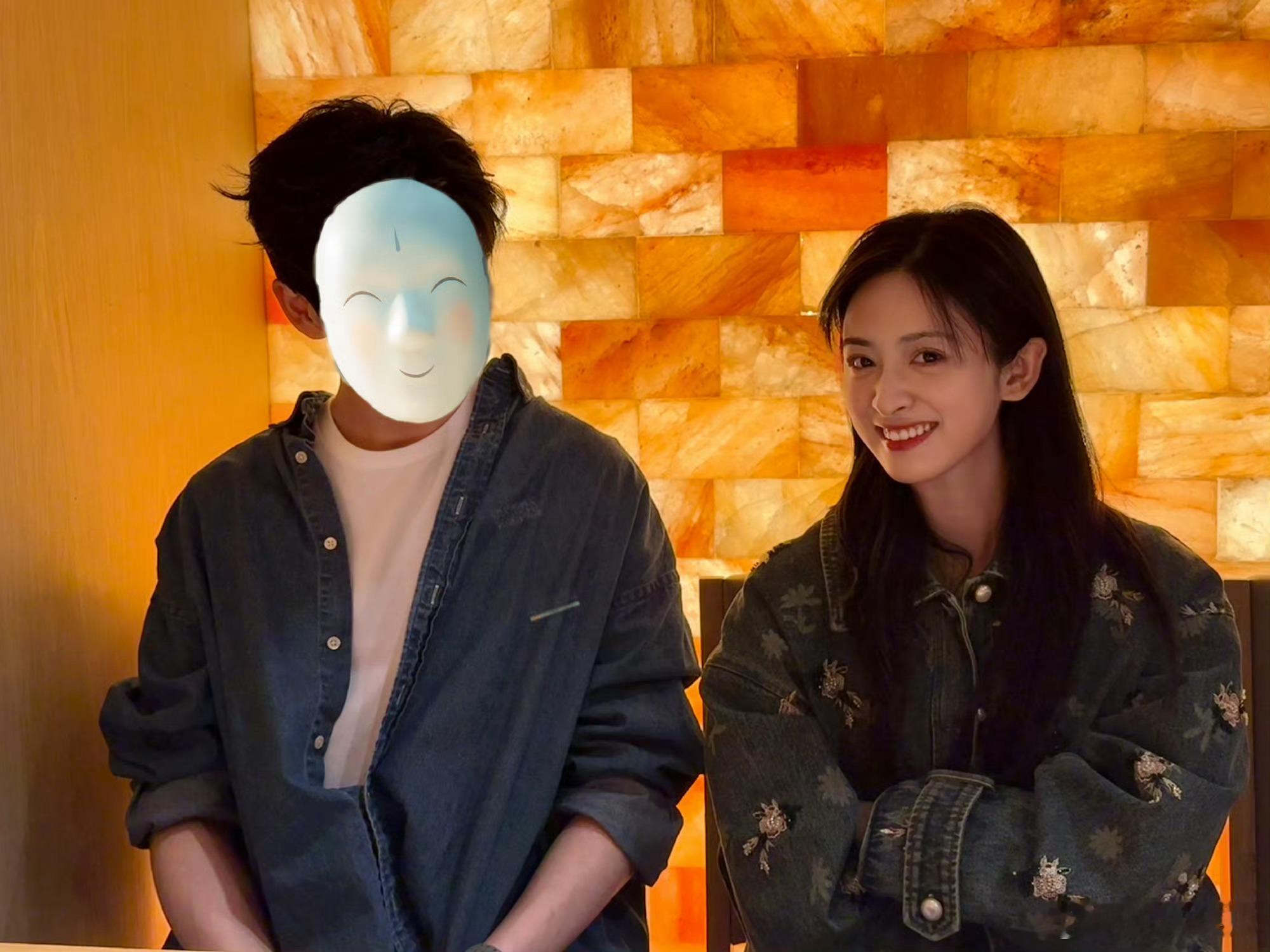 张云龙沈月线下合照线上斗嘴线下同框画面超有爱，线上斗嘴互动超有趣！张云龙沈月这对