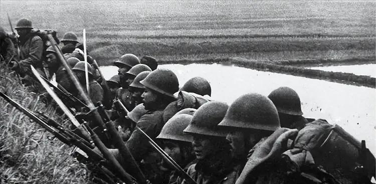 长沙战役打赢了三次，为什么第四次却失败了？道理很简单，前三次长沙战役中，日军兵力