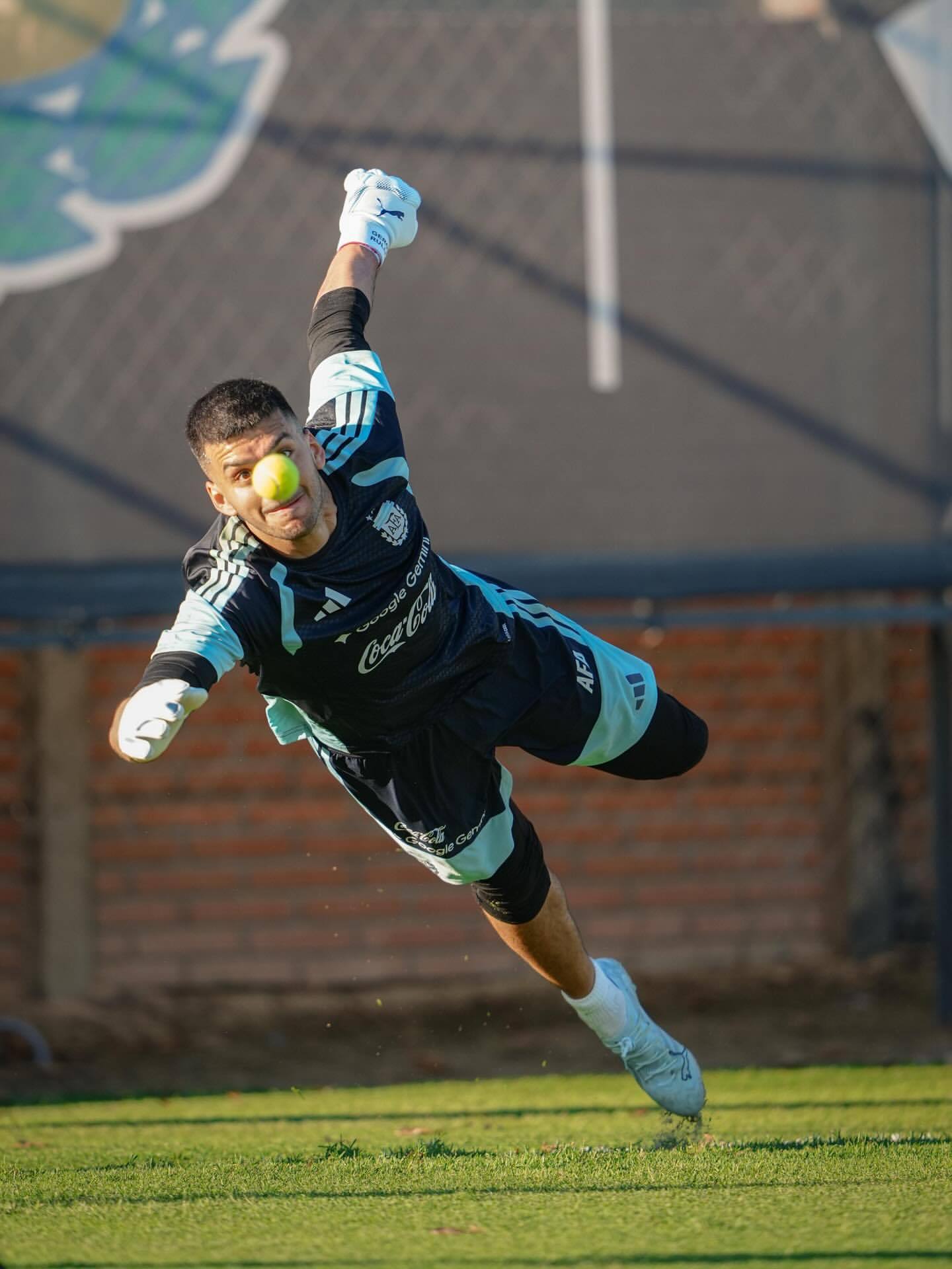 Tata Pagano更新ins｜⚡️💯 动力满满，已准备好迎接所有即将降临的