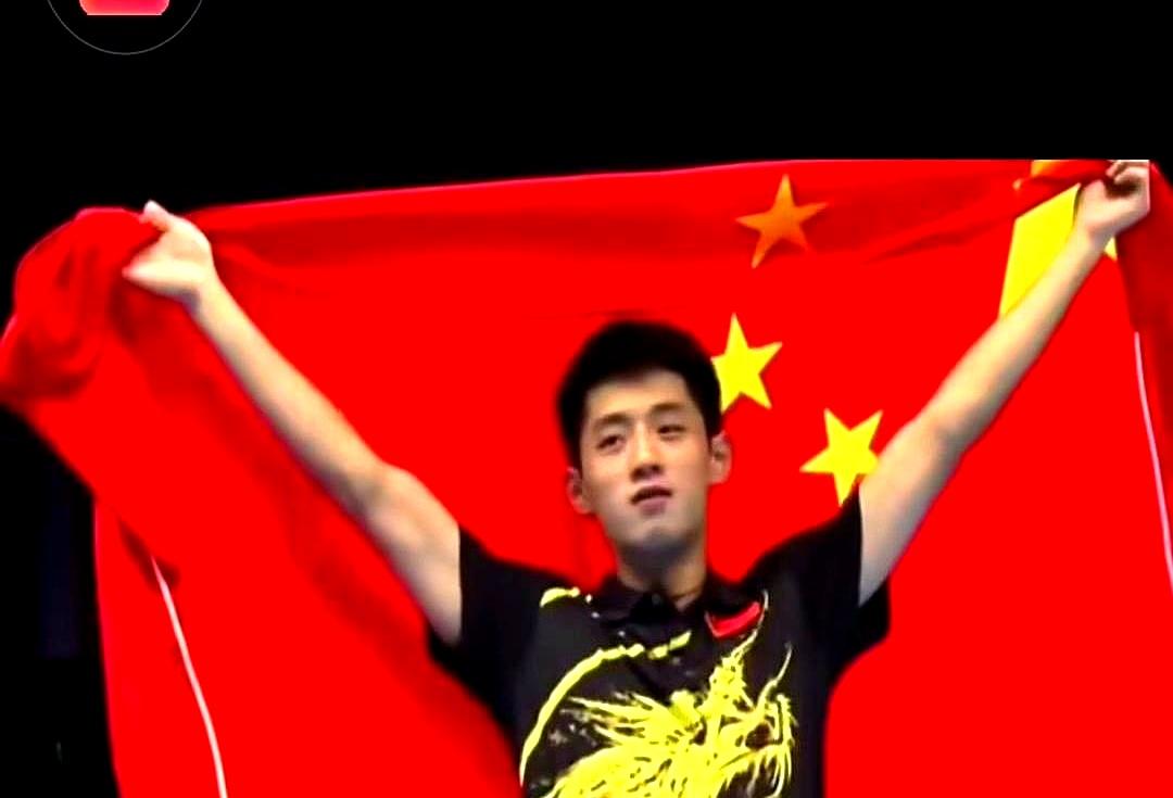 这事让两人关系传言更
 

东京那边许昕和刘诗雯刚丢了混双金牌，这边张继科就发出