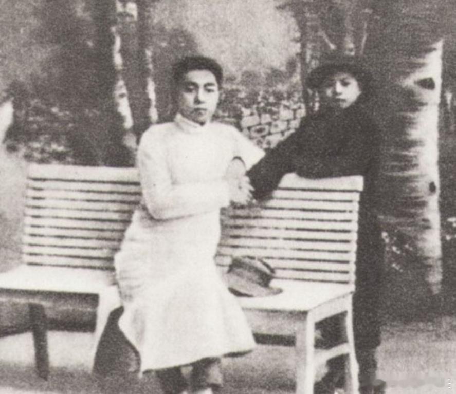 周恩来与吴国桢，1917年热点观点海外新鲜事历史知识 恩来出的灯谜被认为侮辱田径