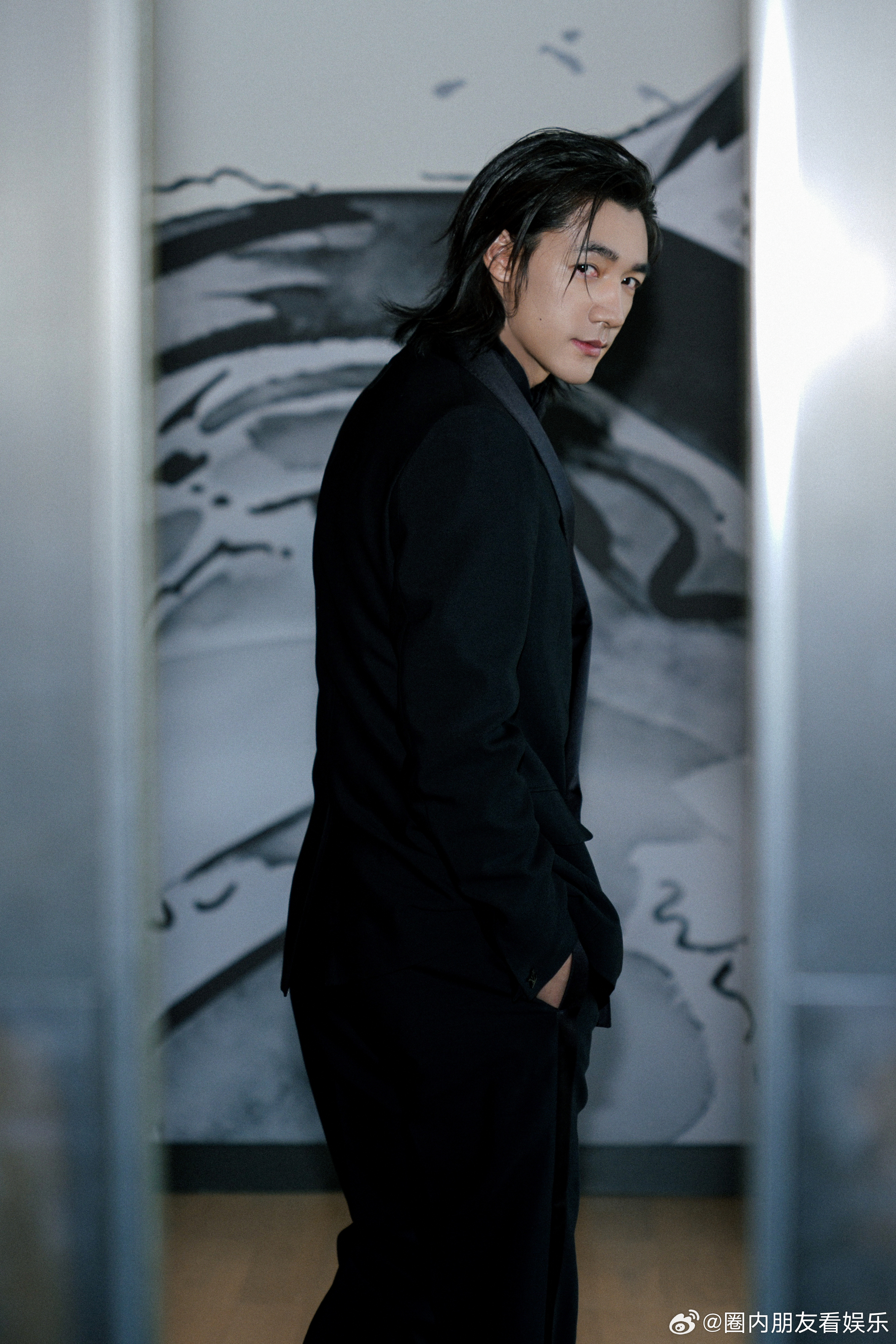 此沙拍镖人沉浸式闯江湖此沙红毯感谢梁家辉成龙 此沙红毯状态绝佳！聊《镖人》说实景