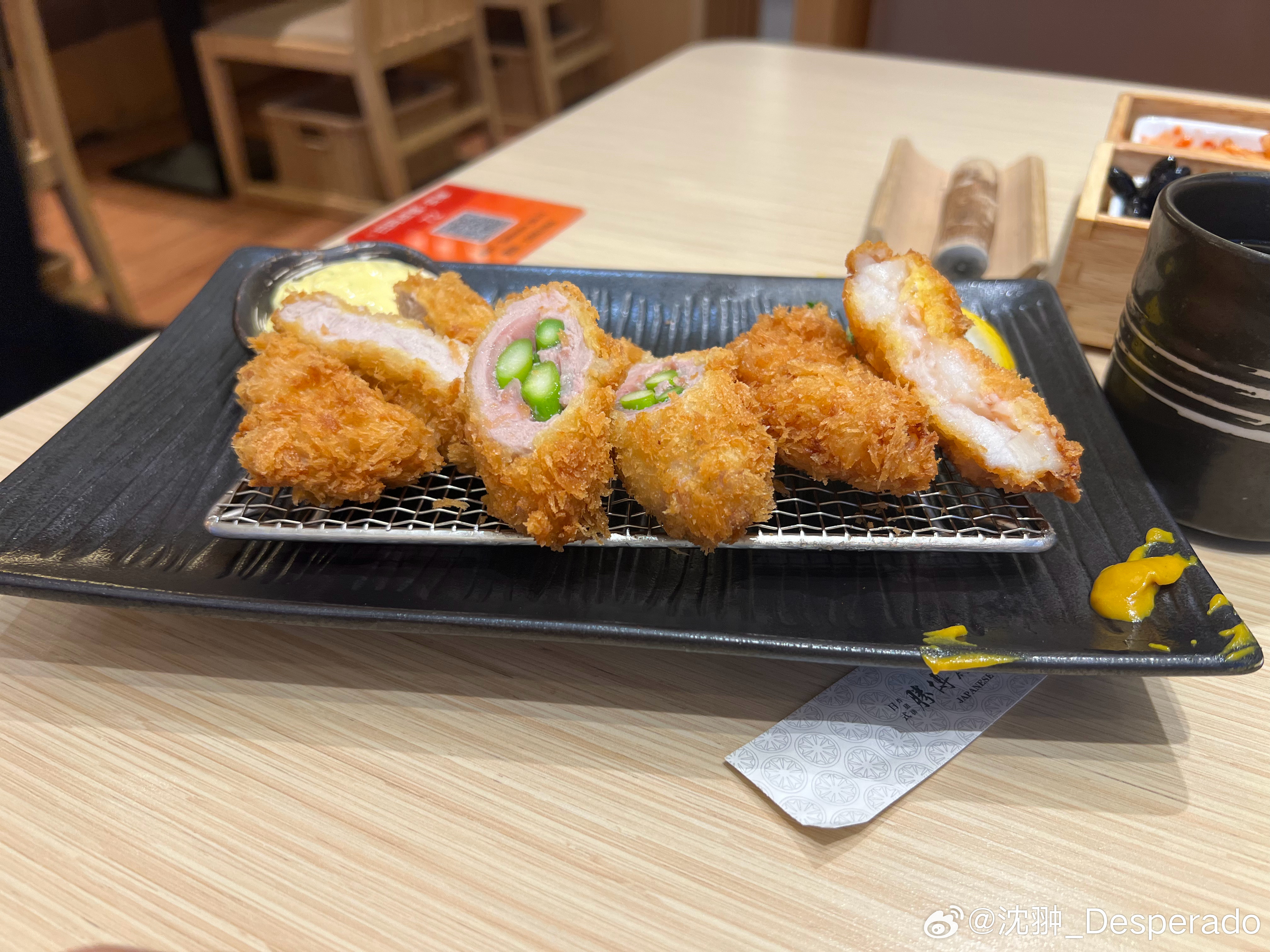 请思考一个问题。20年前如果路上发生一起事故，哪怕这个事故再大，人们第一反应都是