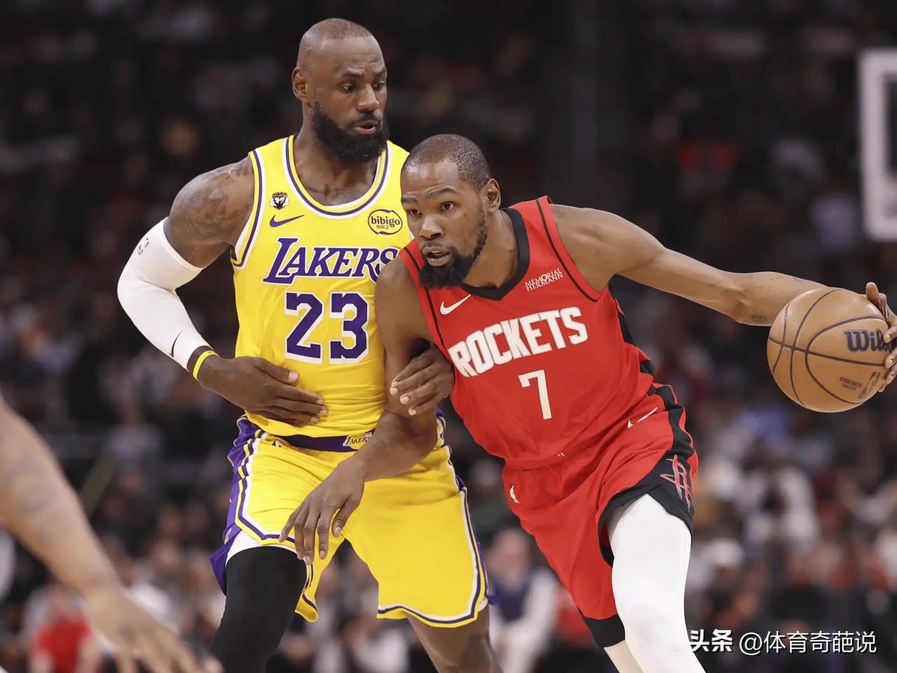 火箭队太急功近利了，新秀稍微有一点冒头，就急不可待的交易来杜兰特。原本想着有了杜