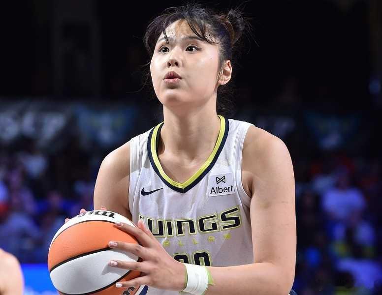北京时间8月3日，WNBA常规赛达拉斯飞翼主场83-63大胜康涅狄格太阳，中国球