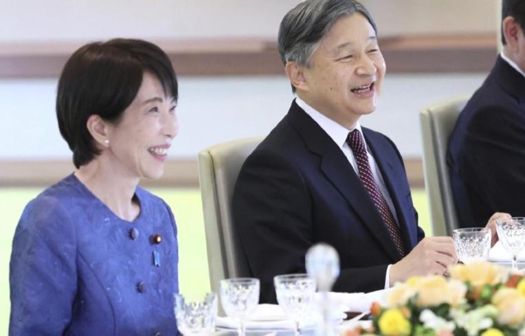 德国之声在2月28日报道：日本历史上首位女性首相高市早苗27日在国会就皇位继承问