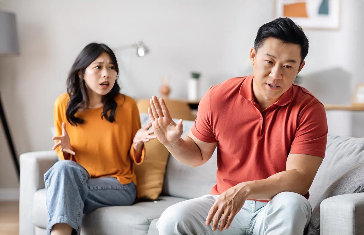 这就是pua一种最常见的手段《反应性虐待》

这种伴侣什么样呢？你见过那种夫妻吵