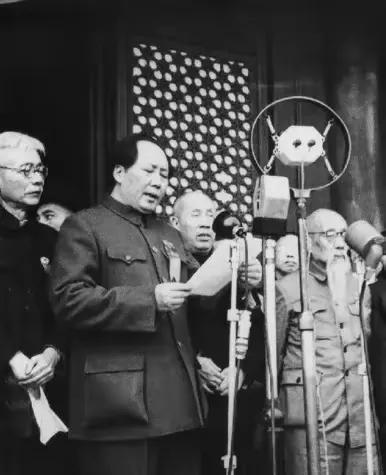 越长大，越觉得毛主席了不起。
随着年龄不断增长，阅历越来越丰富，国际风云变幻看的