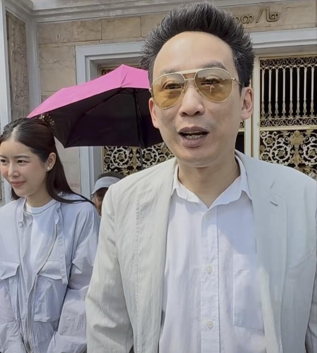 西那瓦家族他信再传来消息！4月16日，佩通坦的大哥和大嫂代表西那瓦家族探望可以正