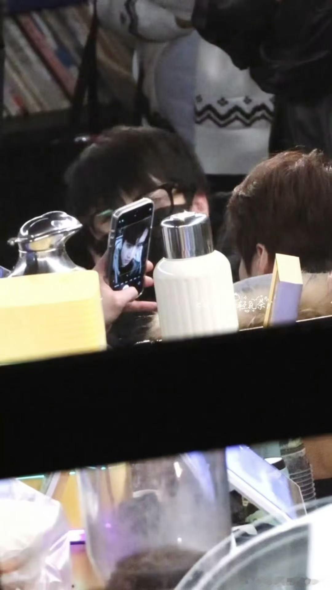 帅哥出片就像呼吸一样简单～张康乐就这样随便拍拍就出片了 