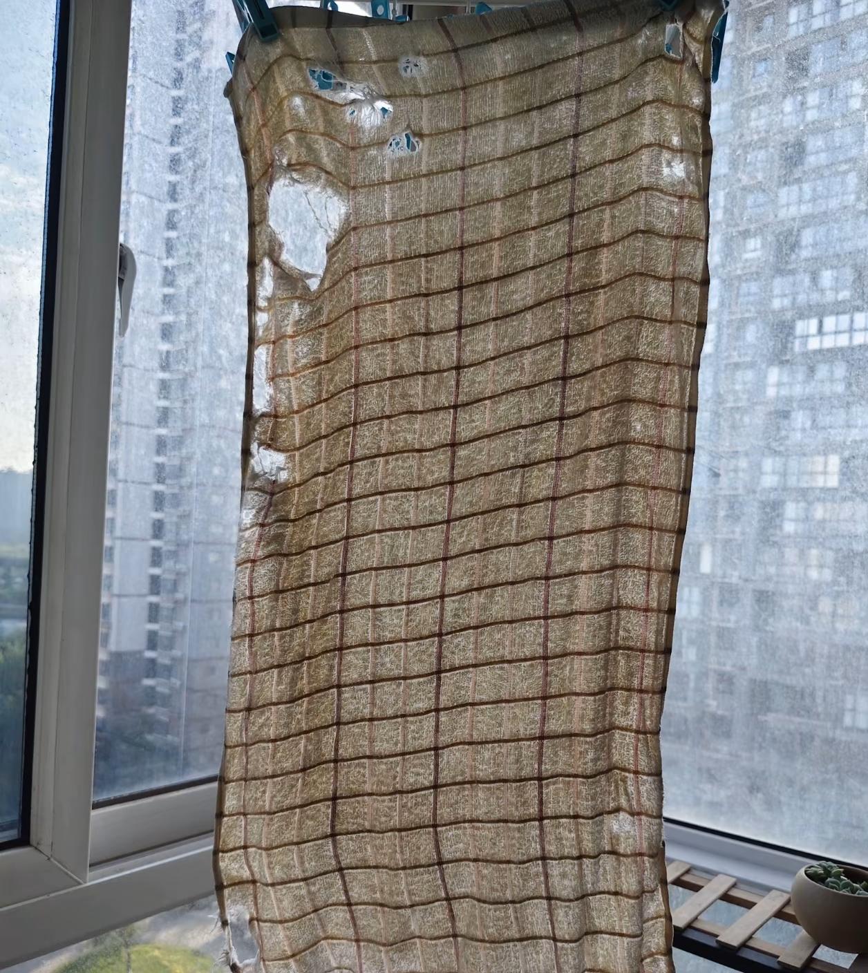 据说男人的毛巾都这样，
全国统一的！
有没有比这更破的？[捂脸]