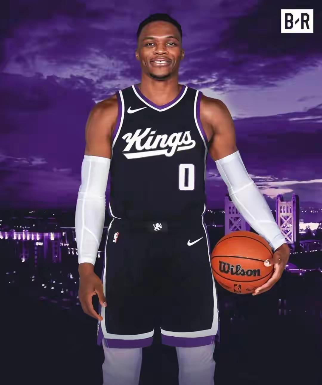 威少年薪360万美刀签约国王，他将作为自己曾经的替补施罗德的替补。开启个人NBA