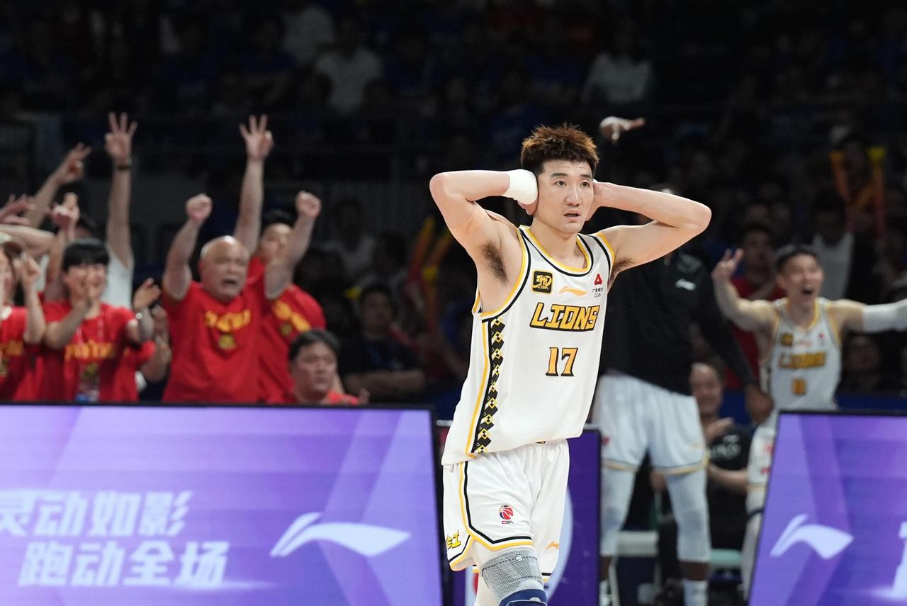 青岛队为什么能够以84:59大胜广厦队？难道这支冠军强队真的不行了？他们竟然惨遭