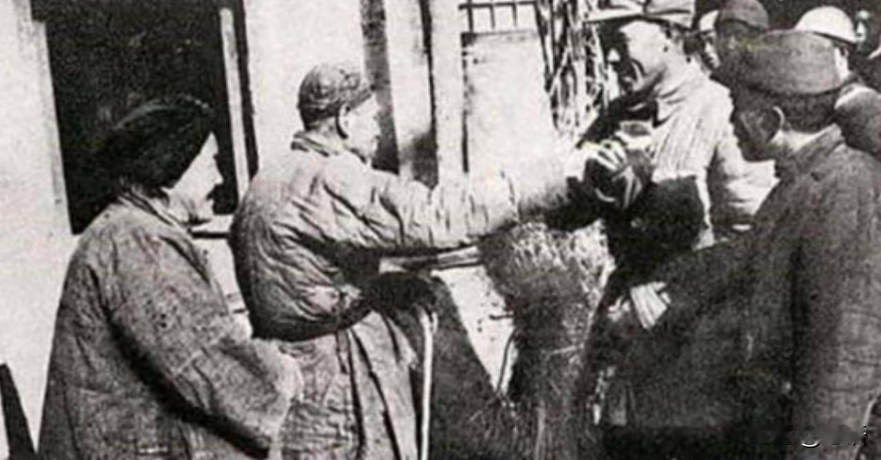 1939年，大地主宗子敬舍身救助八路军
 
1939年，大地主宗子敬将多名八路军