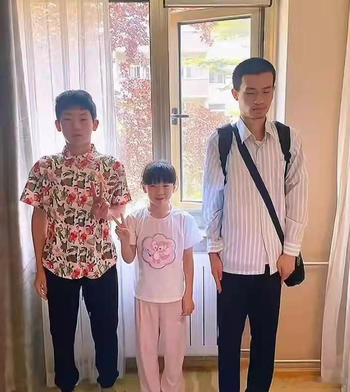 韦神被迫营业的样子好痛苦…… ​​​