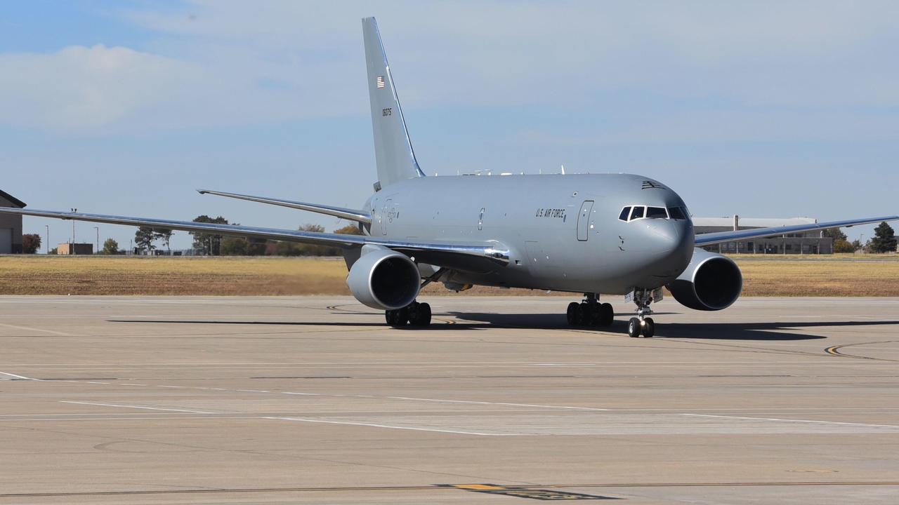 截至今年年初，美国空军共有396架KC-135A Stratotanker和+1