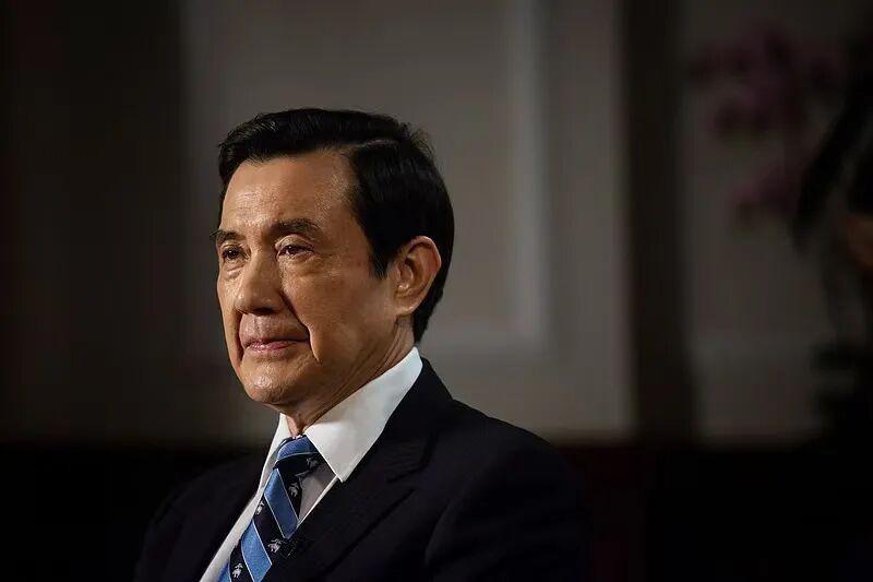 8月4日，马英九的一句话，在两岸引发巨大讨论。他说：“若大陆统一不和平、不民主，