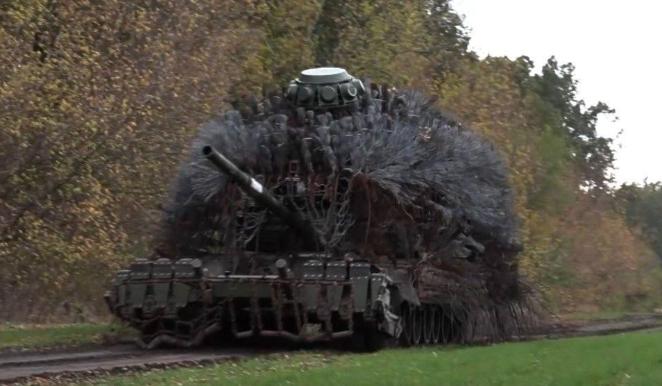 昨天俄这边突然扔出个大消息，声称红军城彻底拿下来了，俄军敢死队把整座城都占了，还