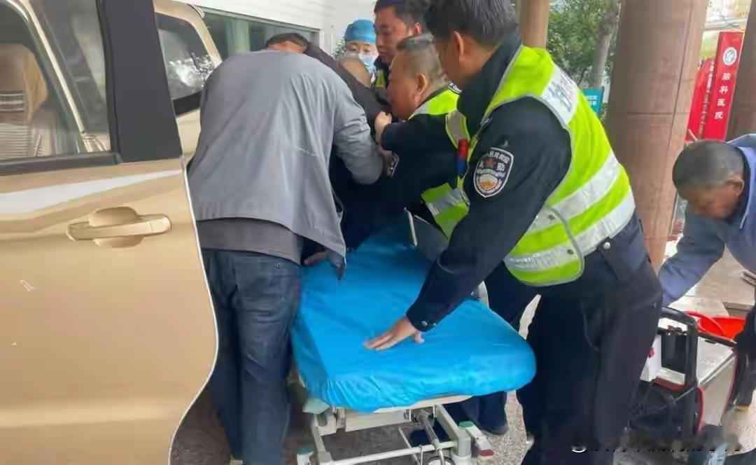 揪心又暖心！山东夫妻蜜月游九寨沟，妻子突发脑出血被误认晕车，全车人接力抢回一命