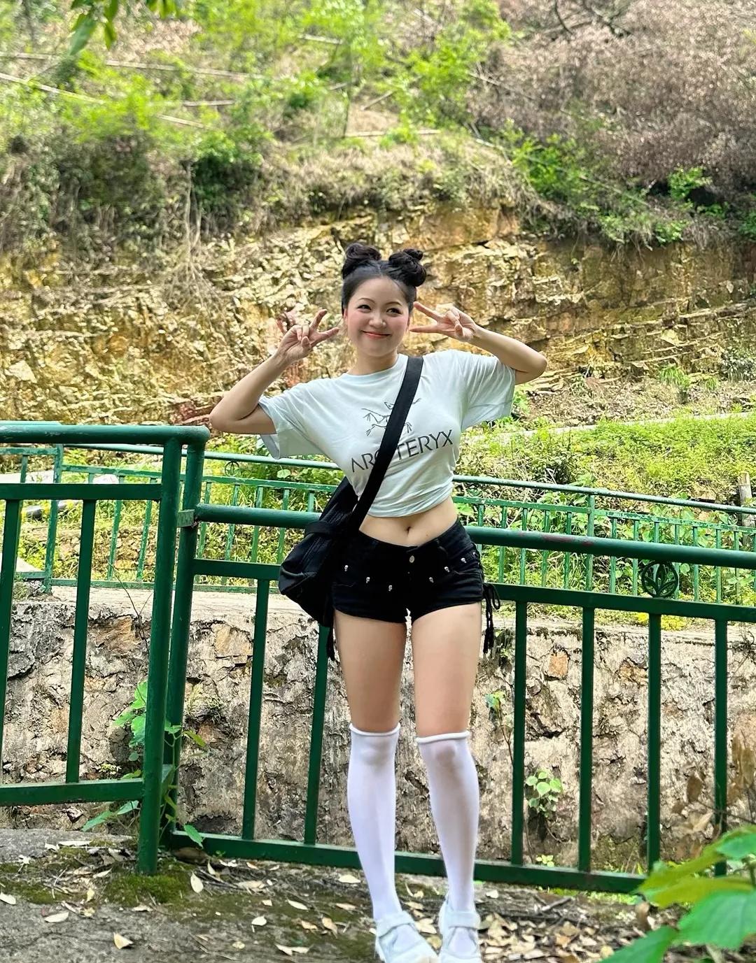 白富美的幸福街拍3#街拍亮点# #x时尚街拍美女# #时尚街拍照分享# #分享优