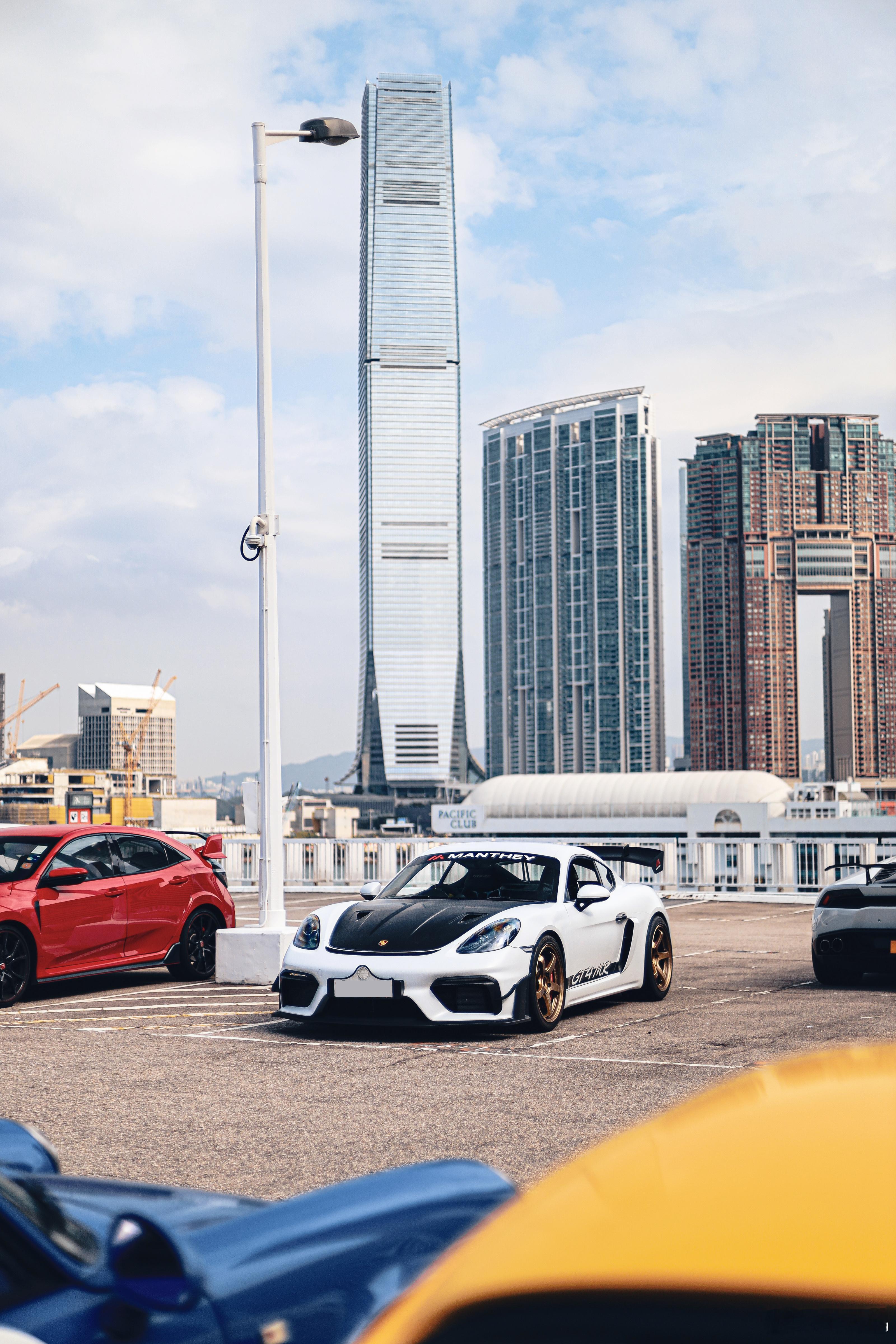 Manthey Racing！GT4MR看到图8的木头挡把了吗🪵！碳盖，天鹅颈