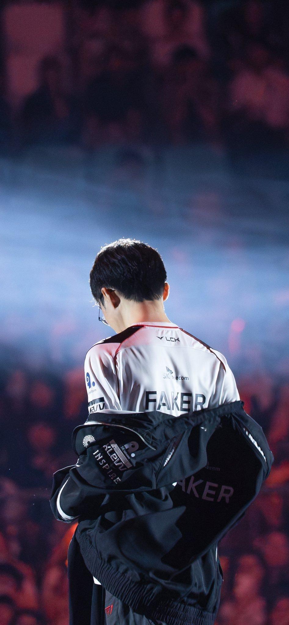 看了就会觉得安心的背影cr longlive_faker 