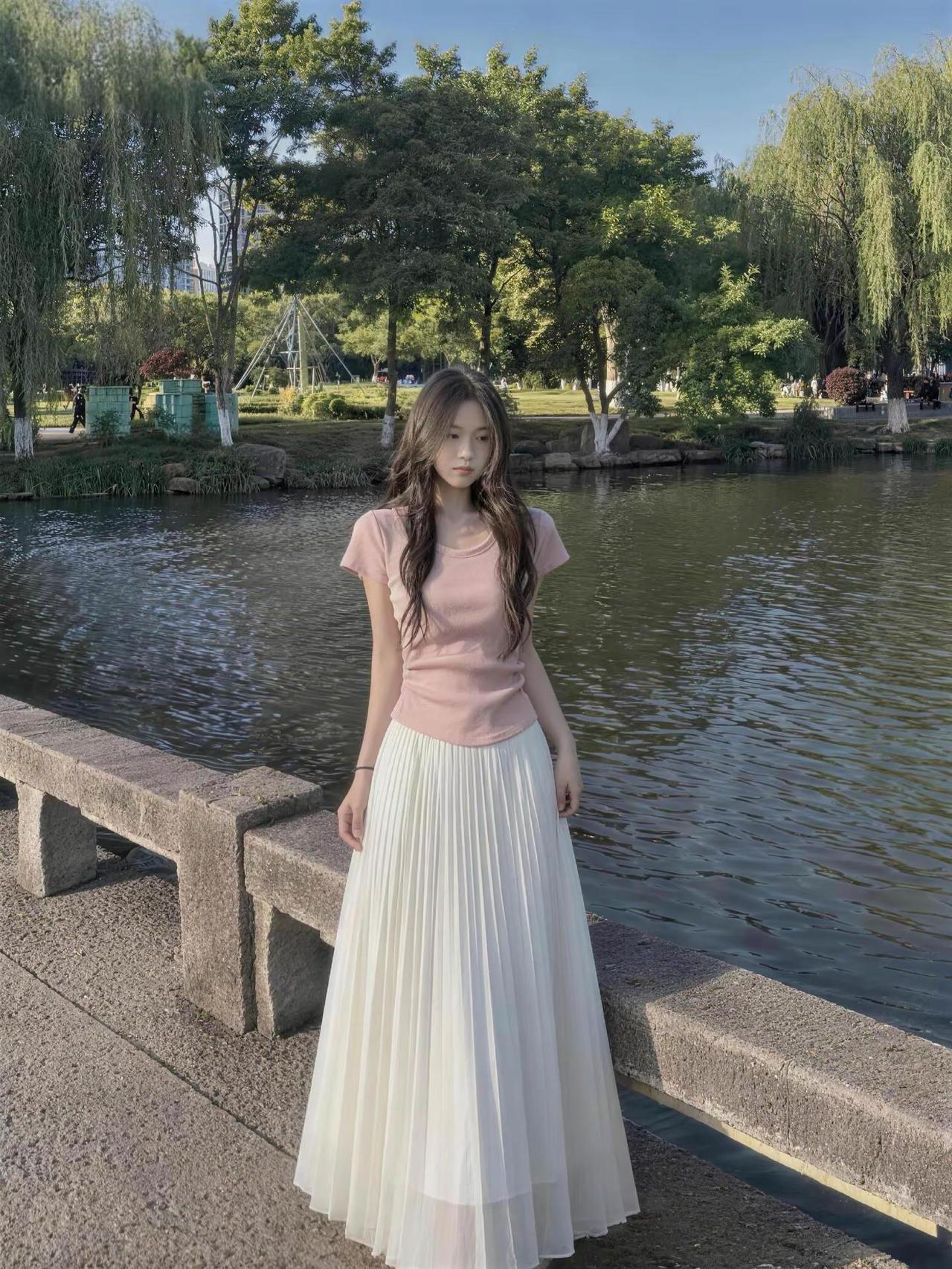 这套穿搭好温柔