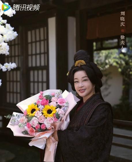 折腰今日开播一个镜头气质直接拉满！刘晓庆新剧演刘宇宁奶奶 ​​​
