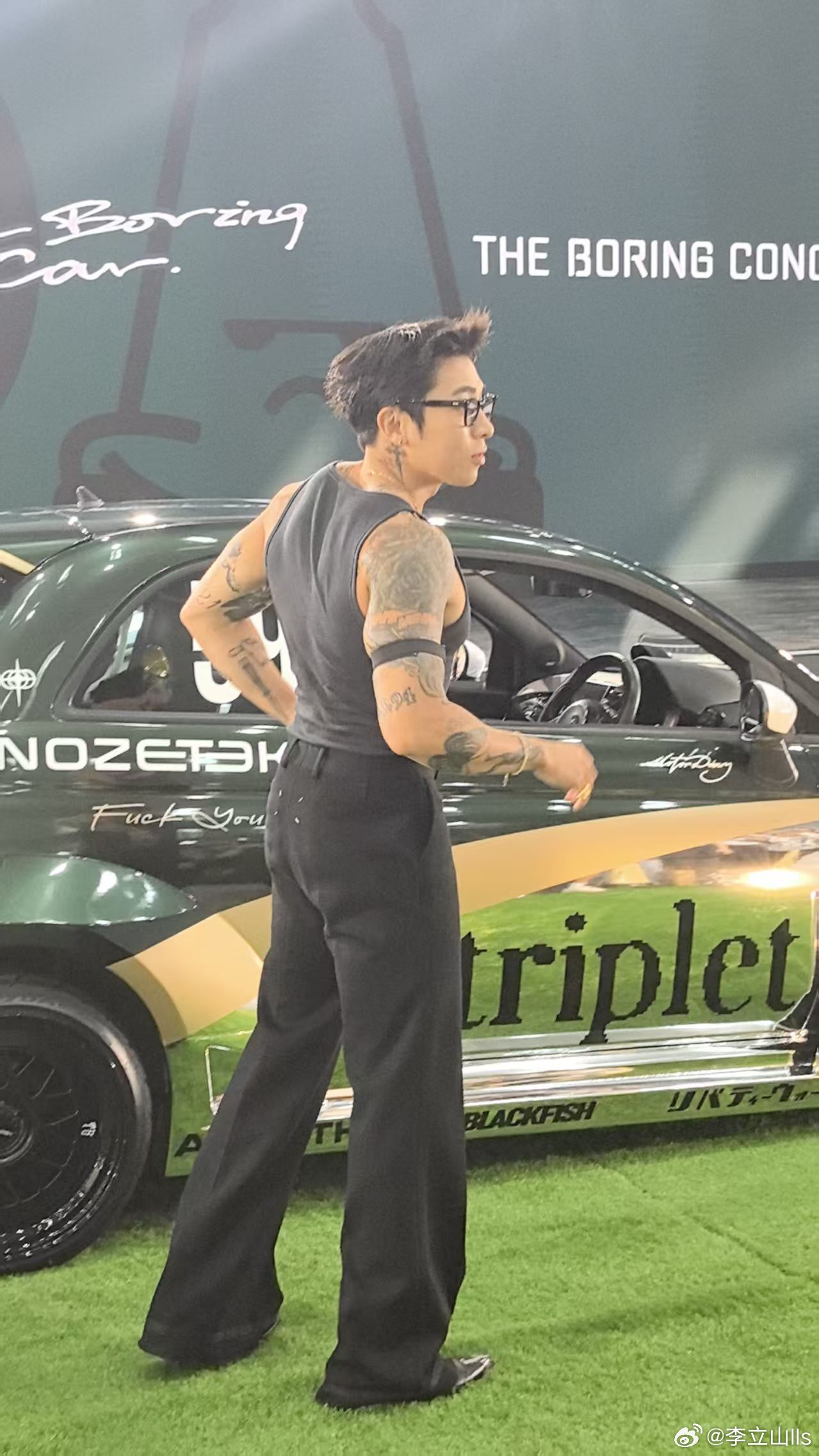 tyson同J哥的衣着风格都好一致，就系对打飞机的态度不一致！ ​​​