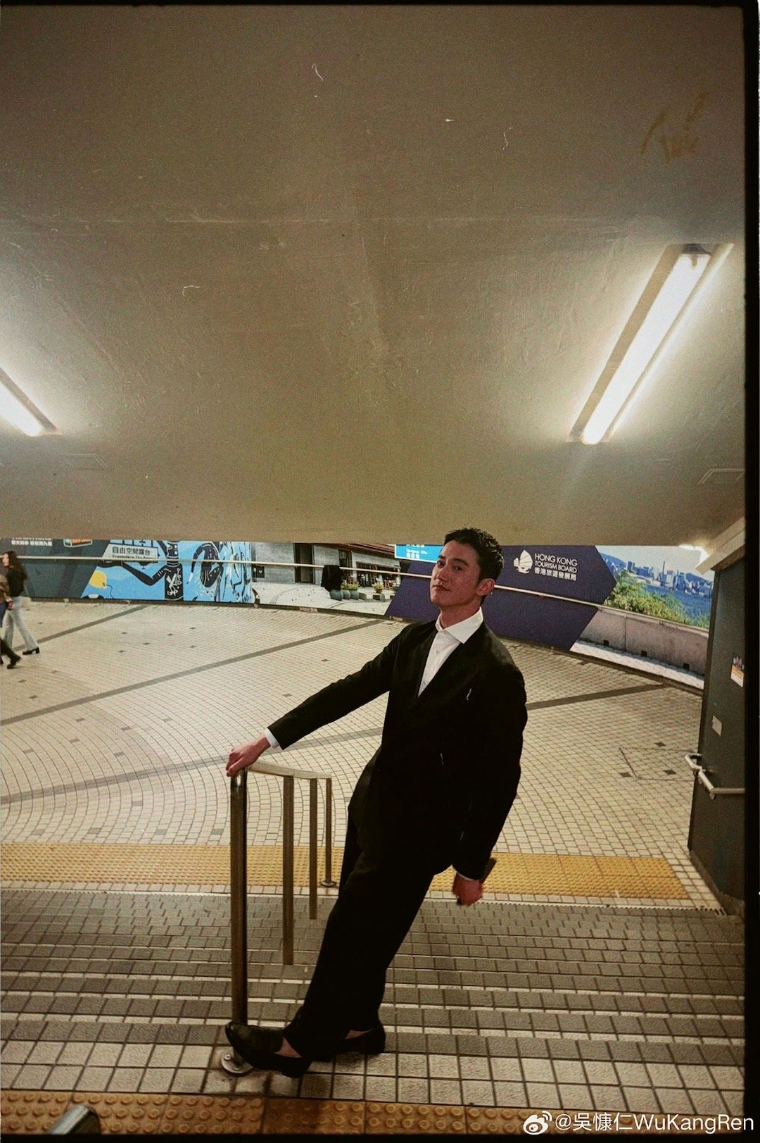 吴慷仁老辈子饭撒没轻没重的 谁懂啊！粉丝下班偶遇吴慷仁，本来只是试探着打个招呼，