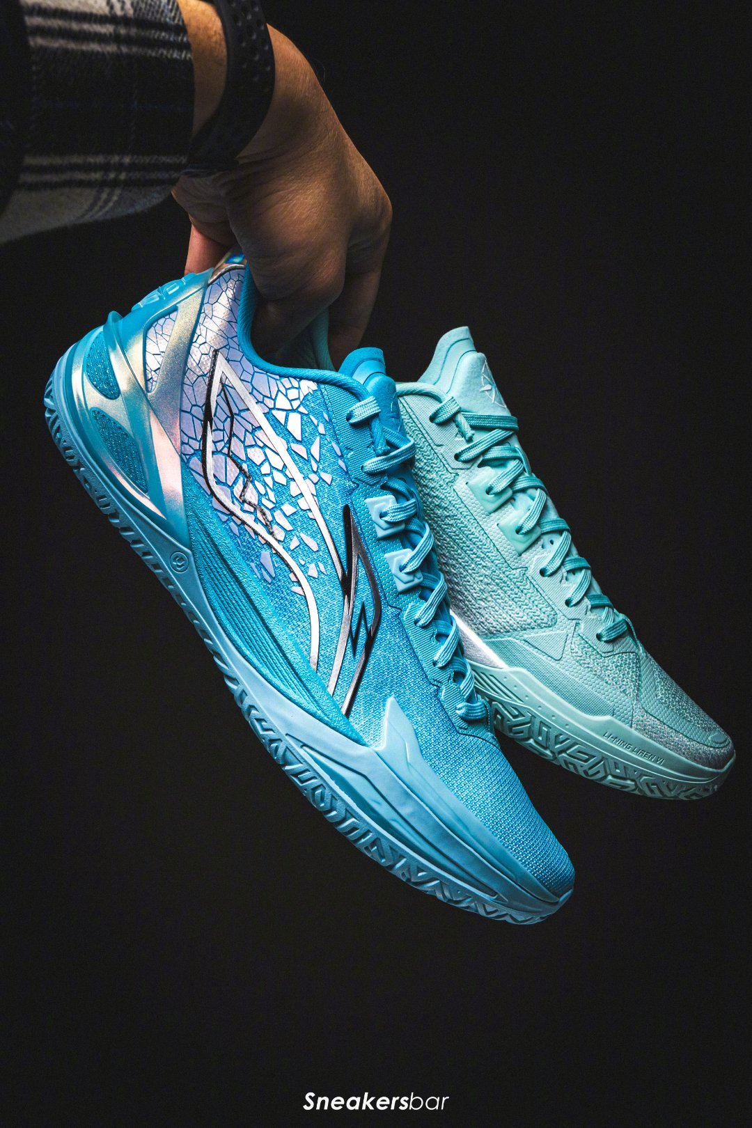 LI-NING LIREN 6V2利刃6V2的新配色很有故事，准备开个箱给大家讲